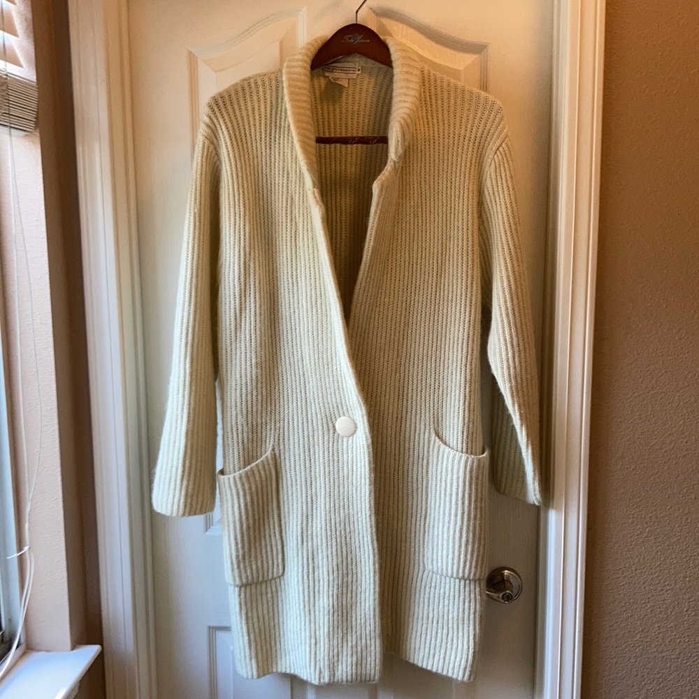 Cozy & warm sweater jacket/cardi in excllnt cond.